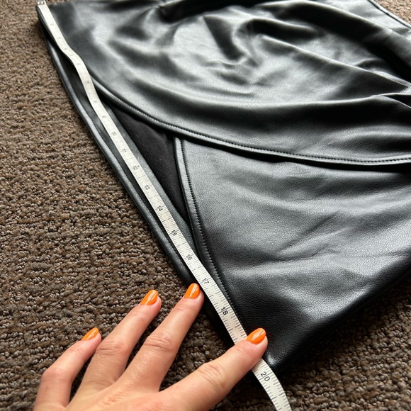 NWT Avec Les Filles Faux Leather Side Wrap Mini Skirt - Picture 10 of 12